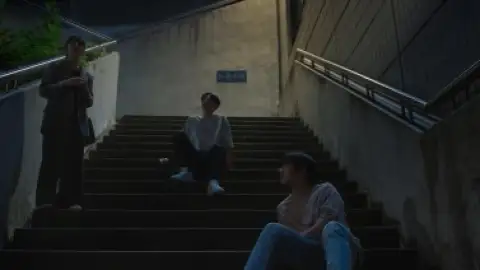 The.Ghost.Station.2022.1080p.WEB-DL.Hindi.ORG-Korean.ESub.x264-HDHub4u.Tv.mkv.0000.md.jpg