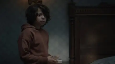 CobWeb.2023.1080p.BluRay.Hindi.ORG.2.0-English.5.1.ESub.x264-HDHub4u.Tv.mkv.0005.th.jpg