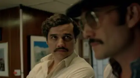 Narcos.S01.00_05_50_07.th.jpg