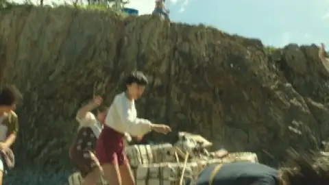 Smugglers.2023.1080p.WEB-DL.Hindi.5.1-Korean.ESub.x264-HDHub4u.Tv.mkv.0002.th.jpg