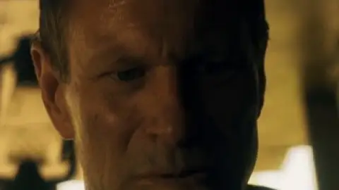 Ambush.720p.WEB-DL.Hindi-English.ESub.x264-HDHub4u.Tv.mkv.0009.th.jpg