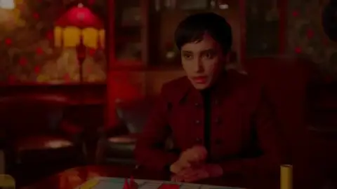 Upload.2020.S01E05.1080p.10bit.WEB-DL.Hindi.5.1-English.ESub.x265-HDHub4u.Tv.mkv.0000.th.jpg