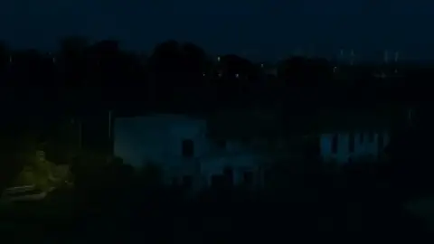 My.Name.Is.Vendetta.2022.1080p.WEB-DL.Hindi.English.AAC.5.1.ESub.x264-HDHub4u.Tv.mkv.0003.th.jpg
