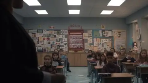 CobWeb.2023.1080p.BluRay.Hindi.ORG.2.0-English.5.1.ESub.x264-HDHub4u.Tv.mkv.0000.th.jpg