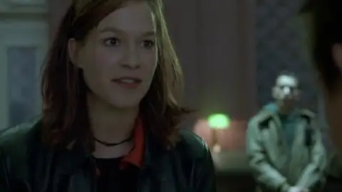 The.Bourne.Identity.2002.00_20_45_11.th.jpg