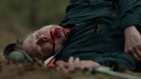 The-Hunt-720p-BR-ORG-DesireMoVies.Energy.mkv_snapshot_00.17.50.778.jpg