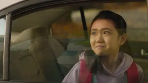 Dream.2023.1080p.WEB-DL.Hindi.AAC.5.1-Korean.ESub.x264-HDHub4u.Tv.mkv.0009.md.jpg