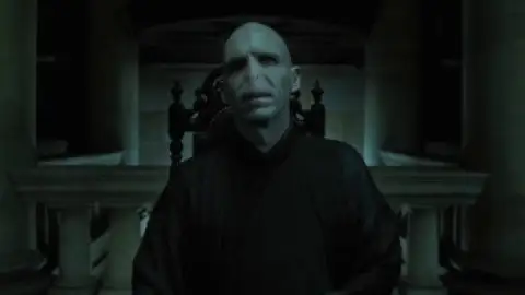 Harry-Potter-and-the-Deathly-Hallows-Part-1-2010-00_05_02_06.th.jpg