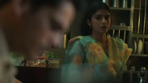 Kaalkoot.S01.E02.Hindi.1080p.WEB-DL.5.1.ESub.x264-HDHub4u.Tv.mkv.0003.md.jpg