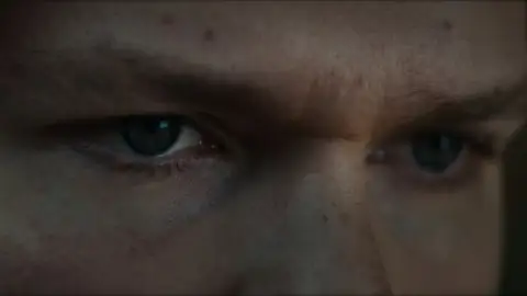 Ragnarok.S03E05.720p.10bit.HEVC.WEB-DL.Hindi.5.1-English.ESub.x265-HDHub4u.Tv.mkv.0004.md.jpg