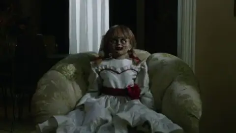 Annabelle.Comes.Home.2019.00_01_19_13.th.jpg