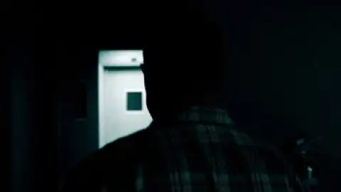Safe.House.2012.1080p.BluRay.Hindi.5.1-English.5.1.ESub.x264-HDHub4u.Tv.mkv.0001.th.jpg