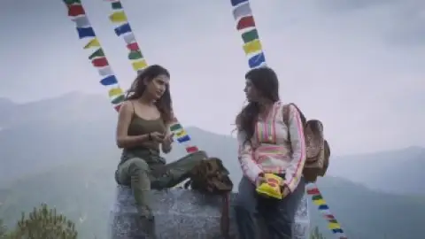 Dhak.Dhak.2023.1080p.Hindi.WEB-DL.5.1.ESub.x264-HDHub4u.Tv.mkv.0004.th.jpg