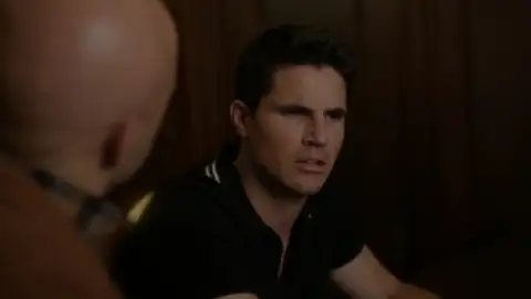 Upload.S03E04.1080p.10bit.WEB-DL.Hindi.5.1-English.5.1.HEVC.x265-HDHub4u.Tv.mkv.0008.th.jpg
