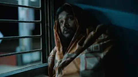 Falimy.2023.1080p.Hindi.WEB-DL.5.1.ESub.x264-HDHub4u.Tv.mkv.0004.th.jpg