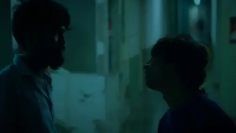 Hostel.Daze.S03.E05.Hindi.1080p.WEB-DL.5.1.ESub.x264-HDHub4u.Tv.mkv.0006.th.jpg