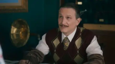 Bither-A.Forbidden.Passion.2023.1080p.WEB-DL.Hindi.5.1-Turkish.ESub.x264-HDHub4u.Tv.mkv.0004.th.jpg