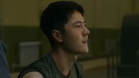 Born.to.Fly.2023.1080p.WEB-DL.Hindi.ORG-Chinese.ESub.x264-HDHub4u.Tv.mkv.0001.th.jpg