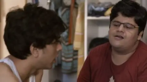 Hostel.Daze.S01.E04.Hindi.1080p.WEB-DL.5.1.ESub.x264-HDHub4u.Tv.mkv.0000.th.jpg
