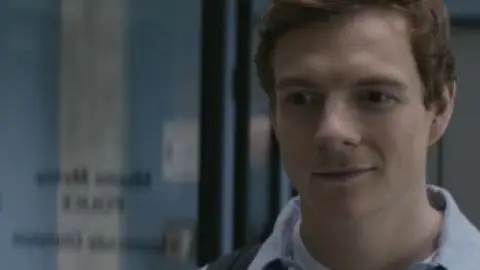 Dexter.Original.Sin.S01.00_47_56_23.th.jpg