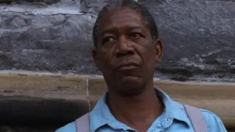 The.Shawshank.Redemption.1994.01_41_33_18.th.jpg