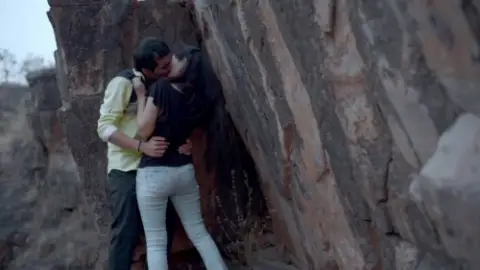 Indori-Ishq-133202346de1cb74f0.md.jpg