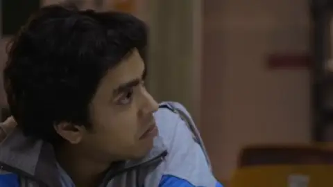 Hostel.Daze.S01.E04.Hindi.1080p.WEB-DL.5.1.ESub.x264-HDHub4u.Tv.mkv.0005.th.jpg