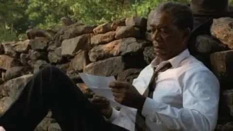 The.Shawshank.Redemption.1994.02_15_24_23.th.jpg