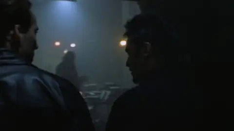 8MM.2.2005.1080p.WEB-DL.Hindi.5.1-English.ESub.x264-HDHub4u.Tv.mkv.0003.th.jpg