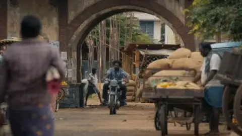 King.of.Kotha.2023.1080p.WEB-DL.Hindi.ORG.ESub.x264-HDHub4u.Tv.mkv.0003.th.jpg