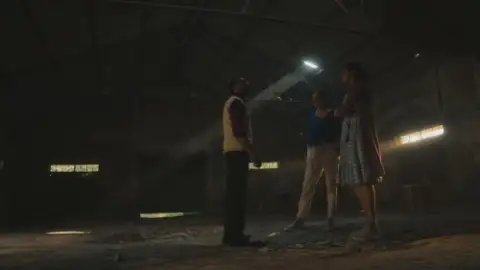 The.Jengaburu.Curse.S01.E05.1080p.Hindi.WEB-DL.5.1.ESub.x264-HDHub4u.Tv.mkv.0007.md.jpg