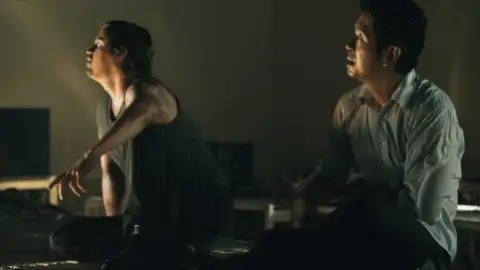 Bait.2012.1080p.WEB-DL.Hindi.ORG-English.ESub.x264-HDHub4u.Tv.mkv.0006.md.jpg