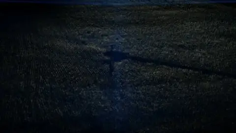 Dark.Harvest.2023.1080p.WEB-DL.Hindi.5.1-English.5.1.ESub.x264-HDHub4u.Tv.mkv.0001.th.jpg