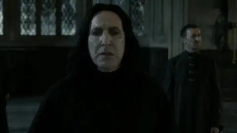 Harry-Potter-and-the-Deathly-Hallows-Part-2-2011-00_35_59_03.th.jpg