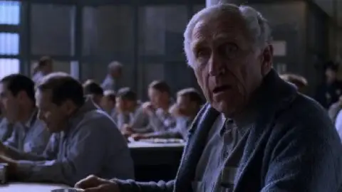 The.Shawshank.Redemption.1994.00_21_22_21.th.jpg