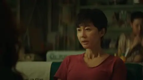 Smugglers.2023.1080p.WEB-DL.Hindi.5.1-Korean.ESub.x264-HDHub4u.Tv.mkv.0004.th.jpg