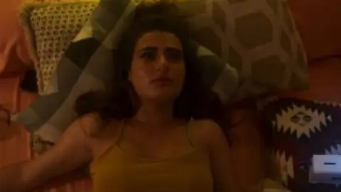 Dhak.Dhak.2023.1080p.Hindi.WEB-DL.5.1.ESub.x264-HDHub4u.Tv.mkv.0000.th.jpg