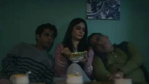 Flames.S04E02.1080p.WEB-DL.5.1.ESub.x264-HDHub4u.Tv.mkv.0009.th.jpg