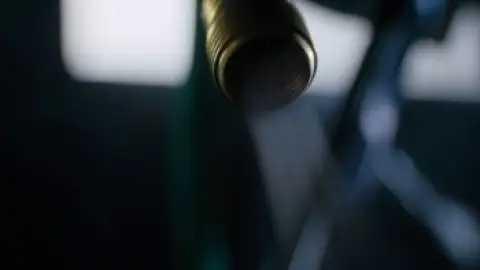 The.Equalizer.2014.1080p.BluRay.Hindi.ORG-English.ESub.x264-HDHub4u.Tv.mkv.0006.th.jpg