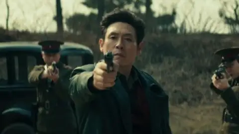 Phantom.2023.1080p.BluRay.Hindi.5.1-Korean.ESub.x264-HDHub4u.Tv.mkv.0003.th.jpg