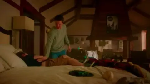 Upload.2020.S01E05.1080p.10bit.WEB-DL.Hindi.5.1-English.ESub.x265-HDHub4u.Tv.mkv.0005.th.jpg