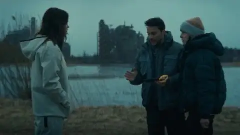 Paradise.2023.1080p.WEB-DL.Hindi.5.1-English.5.1.ESub.x264-HDHub4u.Tv.mkv.0005.md.jpg