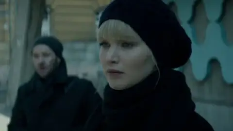 Red.Sparrow.2018.00_56_05_07.th.jpg