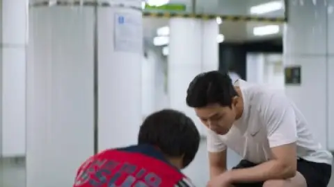 Dream.2023.1080p.WEB-DL.Hindi.AAC.5.1-Korean.ESub.x264-HDHub4u.Tv.mkv.0002.md.jpg