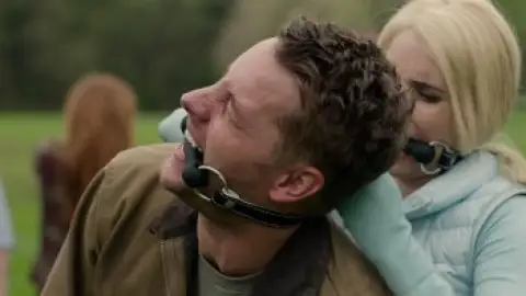 The-Hunt-720p-BR-ORG-DesireMoVies.Energy.mkv_snapshot_00.12.27.497.jpg